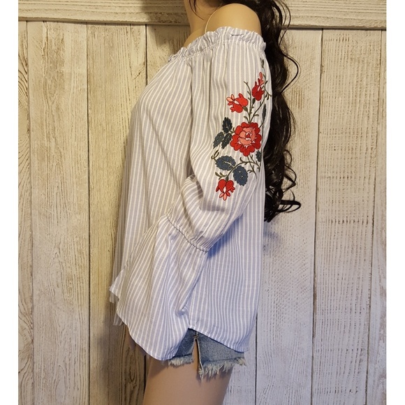 NWT Ivy & Main Off the Shoulder Embroidered Top - Picture 5 of 6